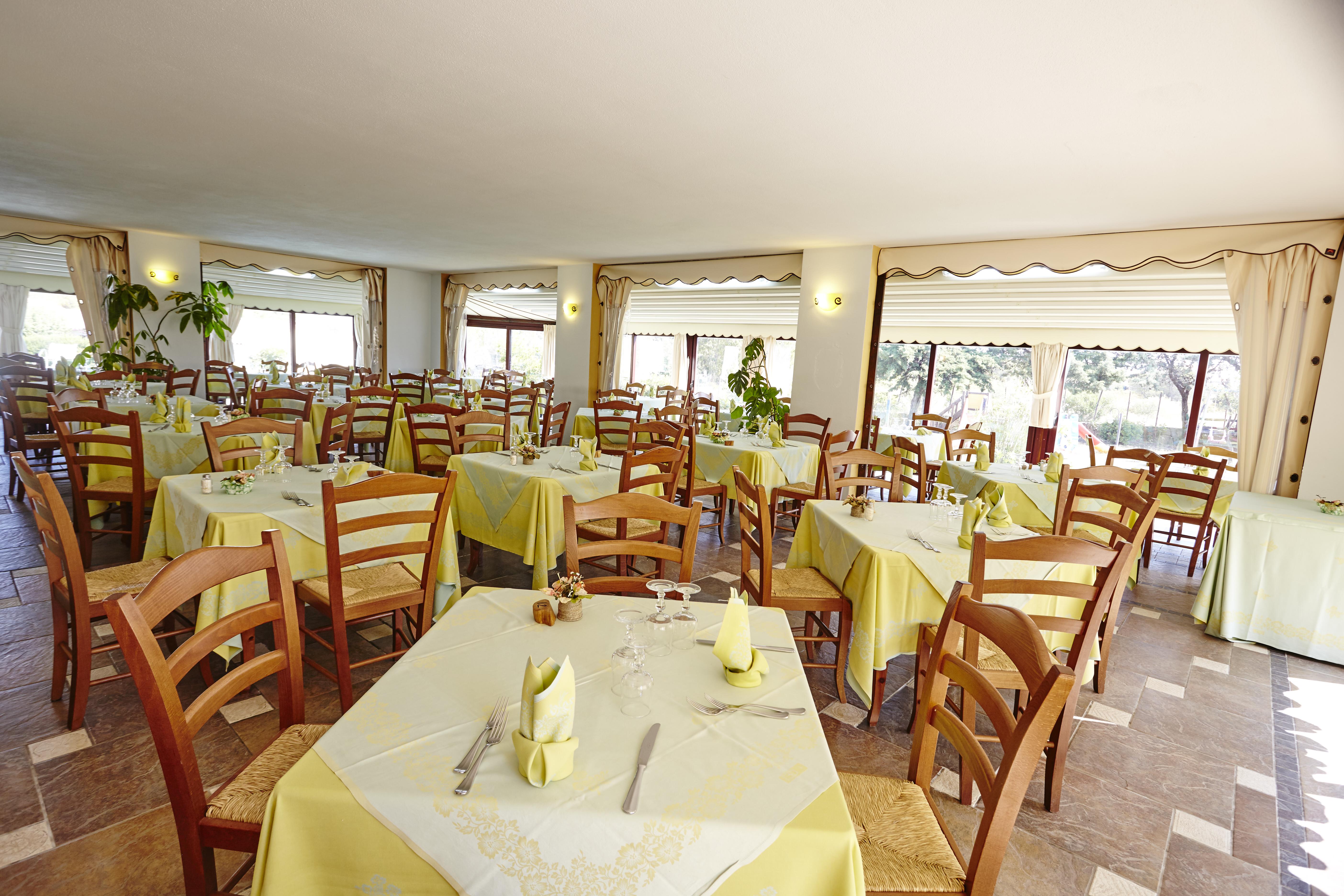 Hotel Cala Mirto Будони Екстериор снимка